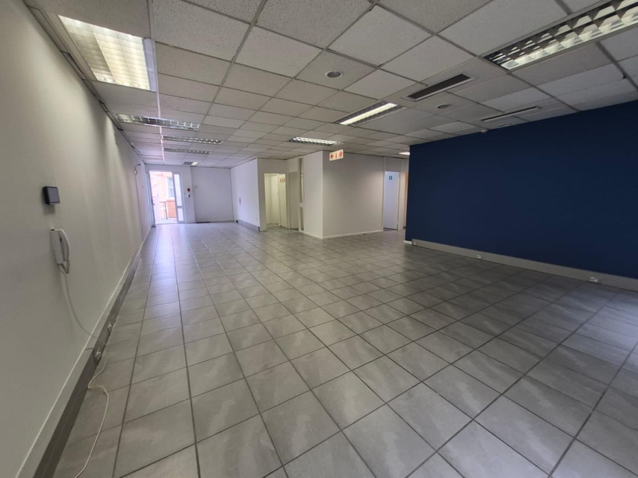 To Let Commercial Property for Rent in Pinelands Western Cape